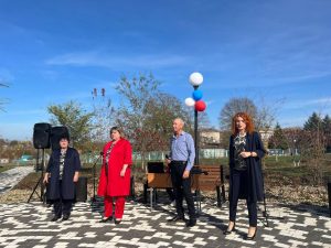 Read more about the article Сегодня вокальная группа «Контраст» выступила на открытие парка в Алексее-Тенгинском сельском поселение