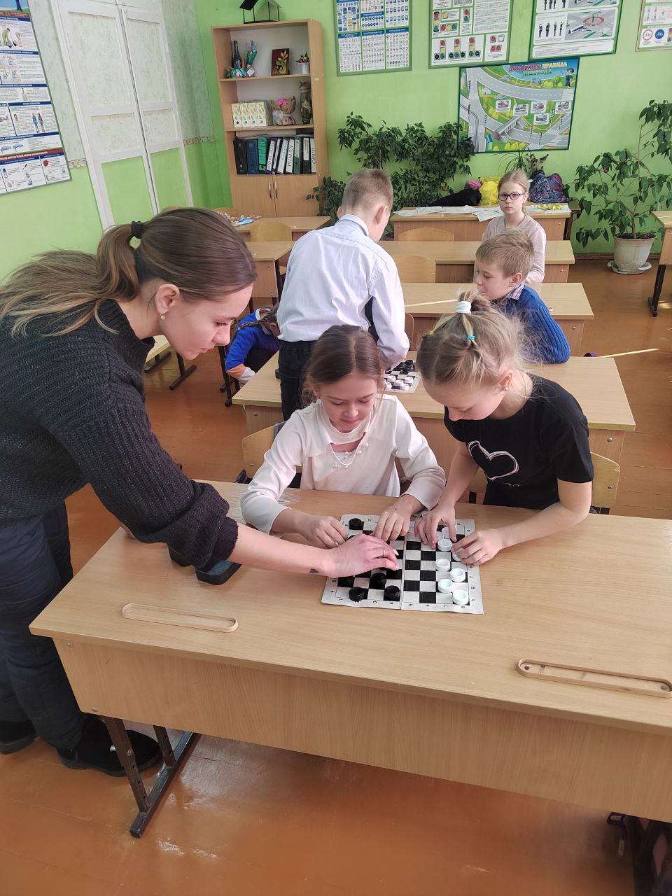 Read more about the article В МБОУ «СОШ 16» прошел турнир по шашкам